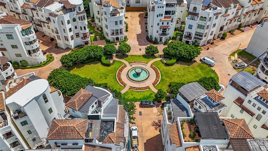303 Calle Sevilla Place, Houston, Texas image 45