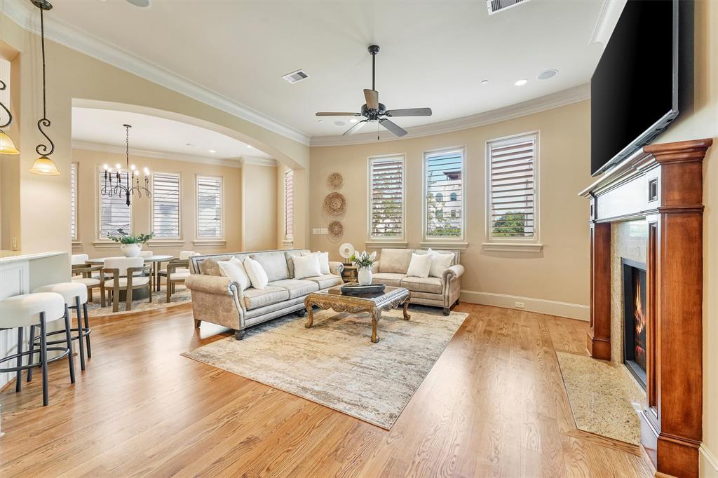 303 Calle Sevilla Place, Houston, Texas image 14