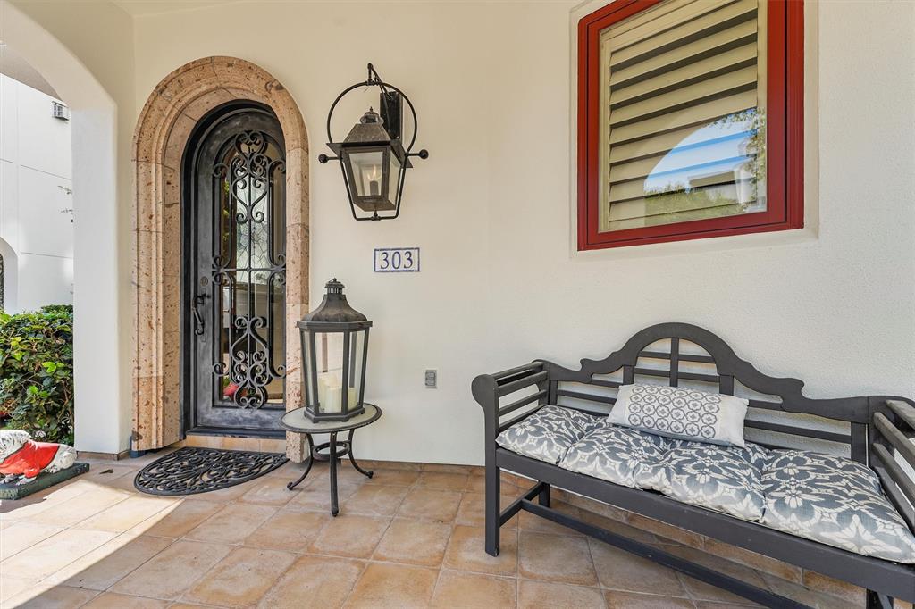 303 Calle Sevilla Place, Houston, Texas image 4