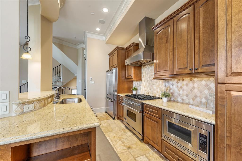 303 Calle Sevilla Place, Houston, Texas image 22
