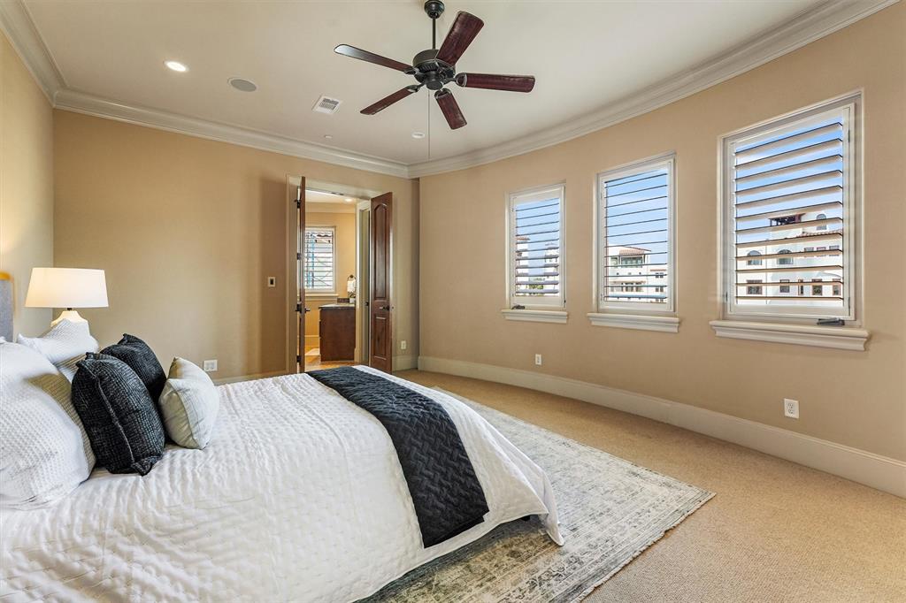 303 Calle Sevilla Place, Houston, Texas image 27