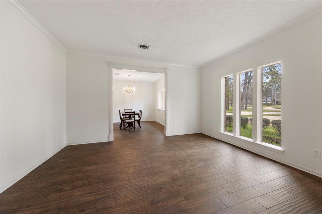 6131 Knollview Drive, Spring, Texas image 12