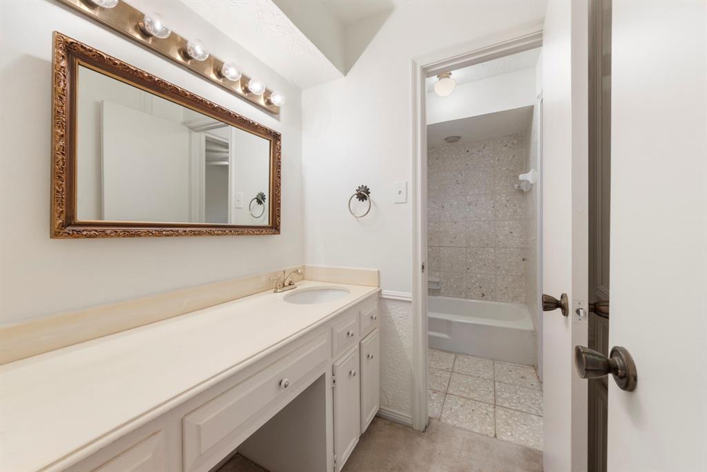 6131 Knollview Drive, Spring, Texas image 40