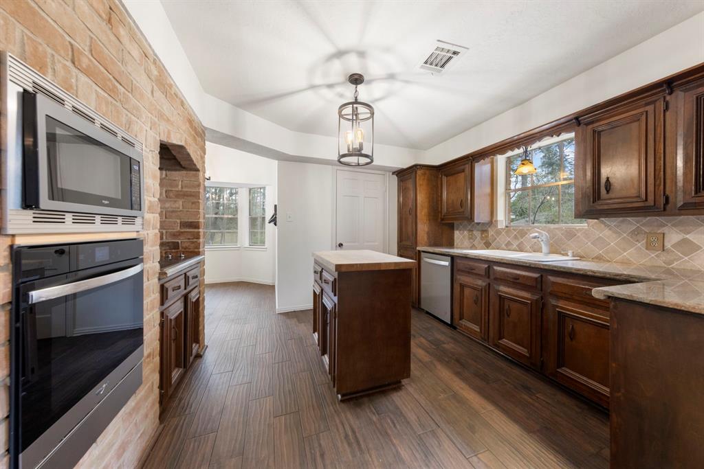 6131 Knollview Drive, Spring, Texas image 17