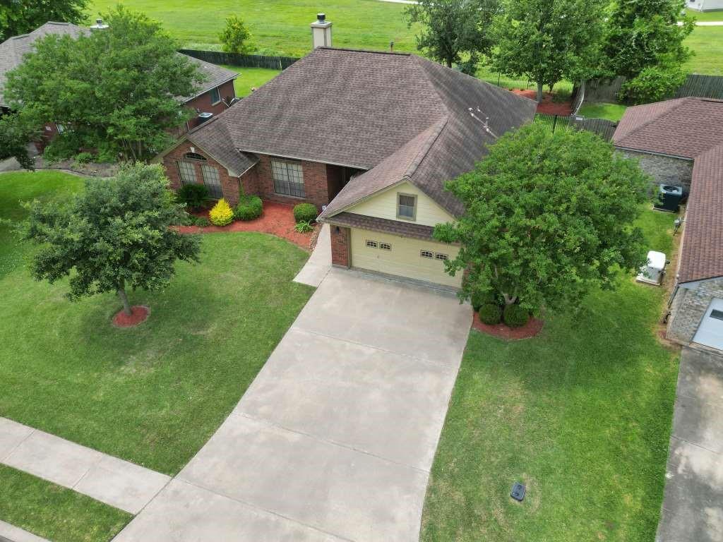 108 Madison Avenue, Clute, Texas image 40