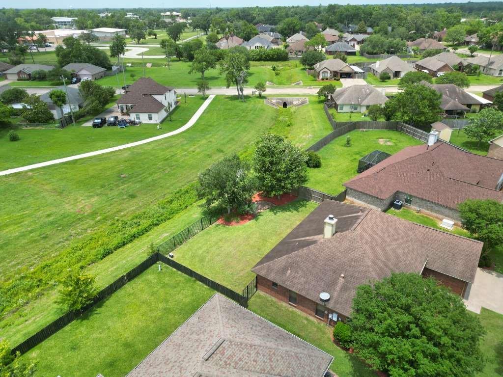 108 Madison Avenue, Clute, Texas image 46