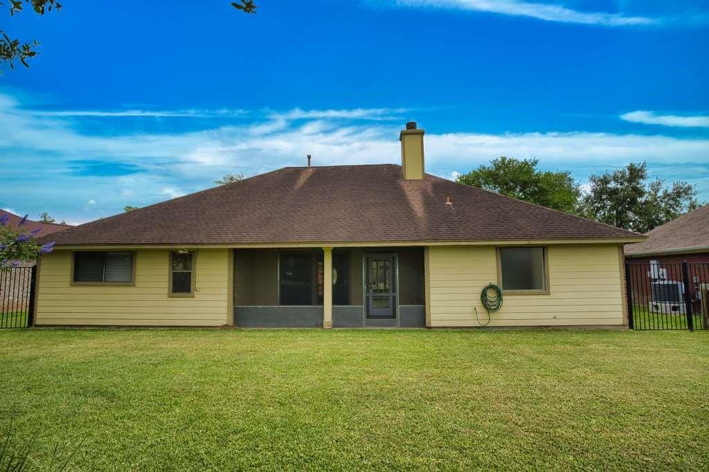 108 Madison Avenue, Clute, Texas image 36