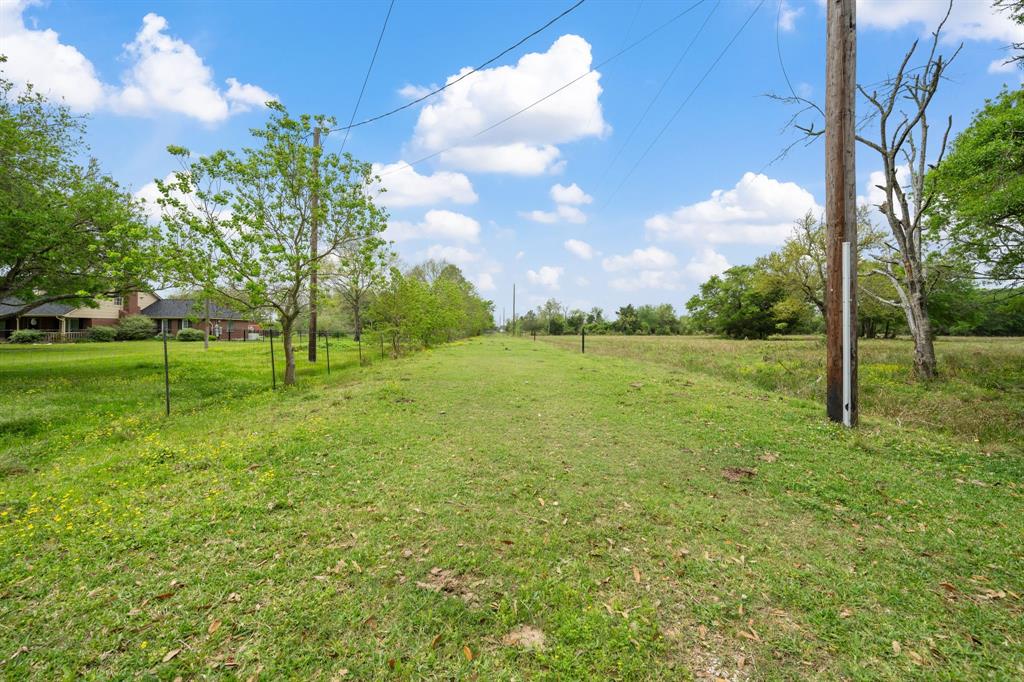 9536 Point Barrow Road, Beach City, Texas image 9