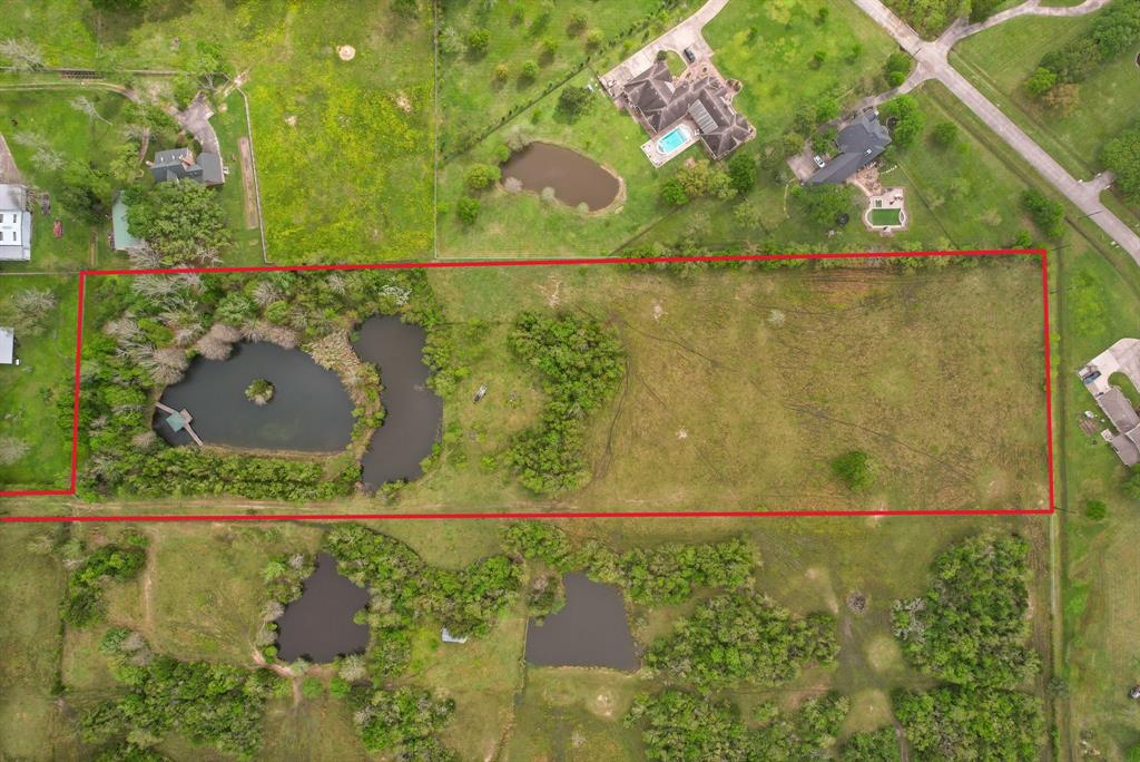9536 Point Barrow Road, Beach City, Texas image 3