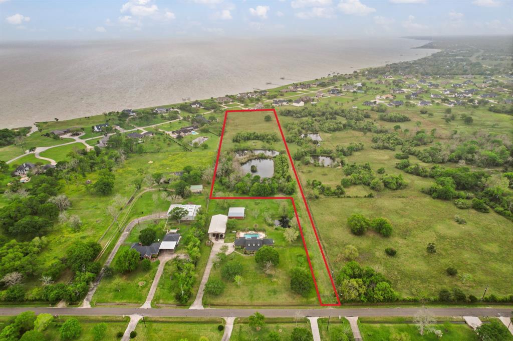 9536 Point Barrow Road, Beach City, Texas image 11