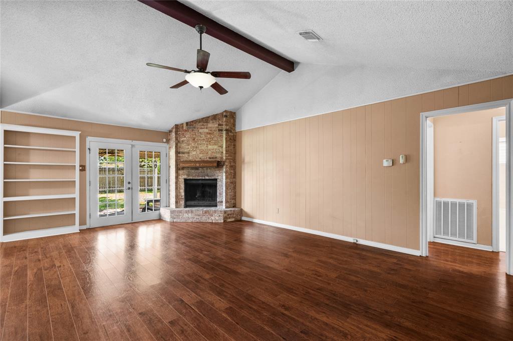 1904 Victoria Court, League City, Texas image 5