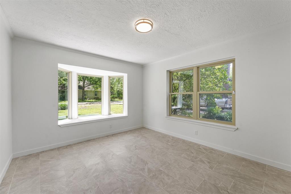 563 Roanoke Drive, Conroe, Texas image 10