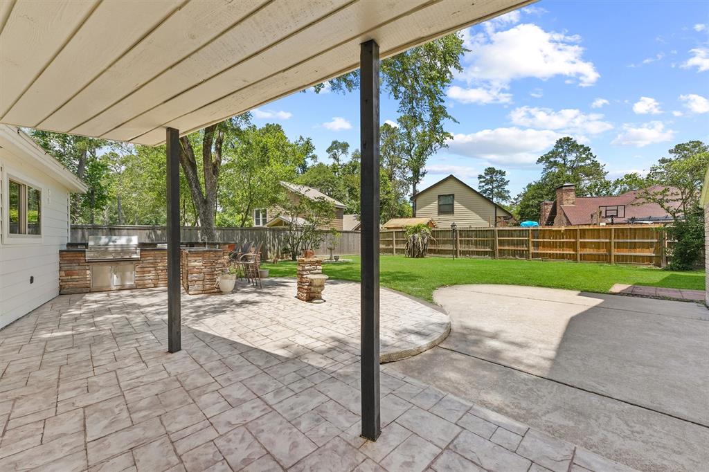 563 Roanoke Drive, Conroe, Texas image 17