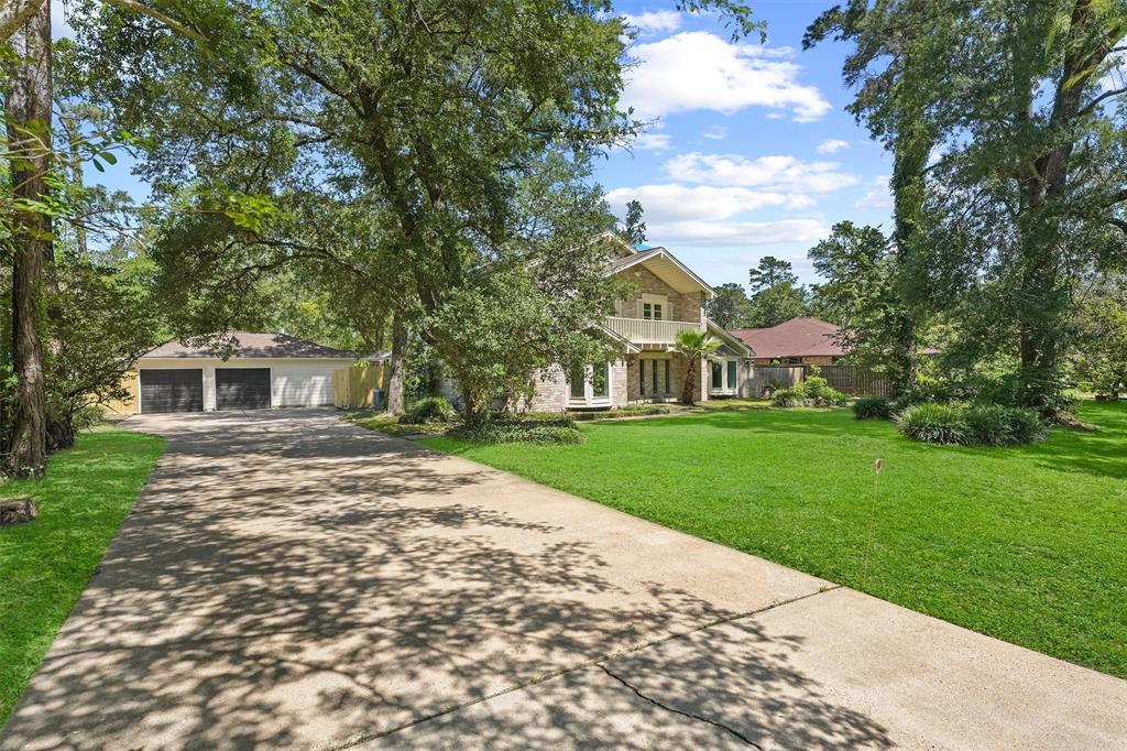 563 Roanoke Drive, Conroe, Texas image 2