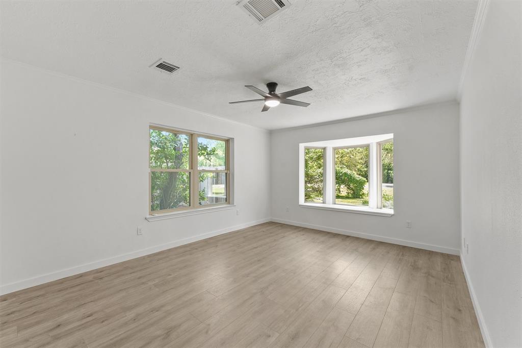 563 Roanoke Drive, Conroe, Texas image 7
