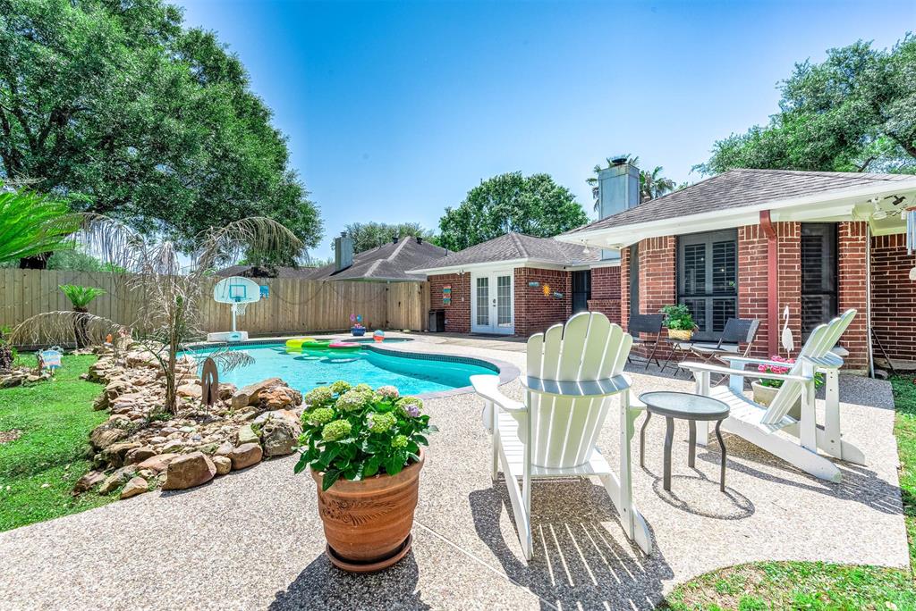 3825 Clover Drive, Alvin, Texas image 32