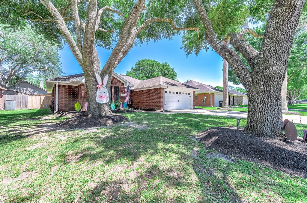 3825 Clover Drive, Alvin, Texas image 4
