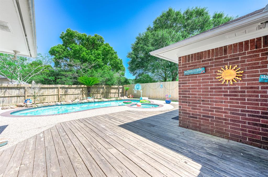 3825 Clover Drive, Alvin, Texas image 28