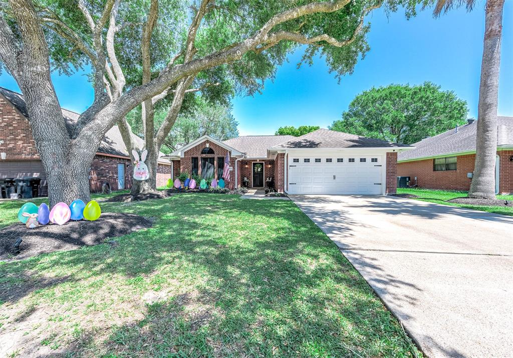 3825 Clover Drive, Alvin, Texas image 2