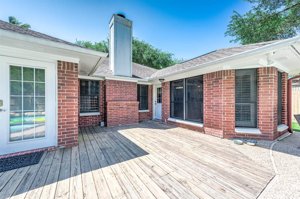 3825 Clover Drive, Alvin, Texas image 34