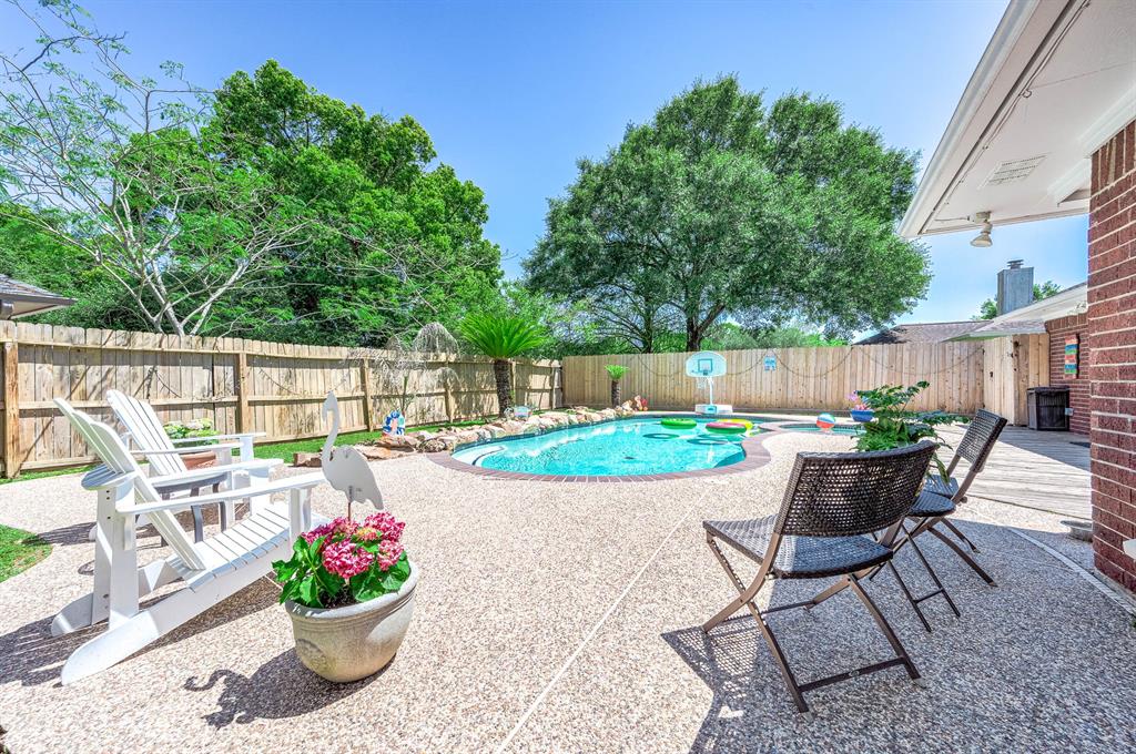 3825 Clover Drive, Alvin, Texas image 35