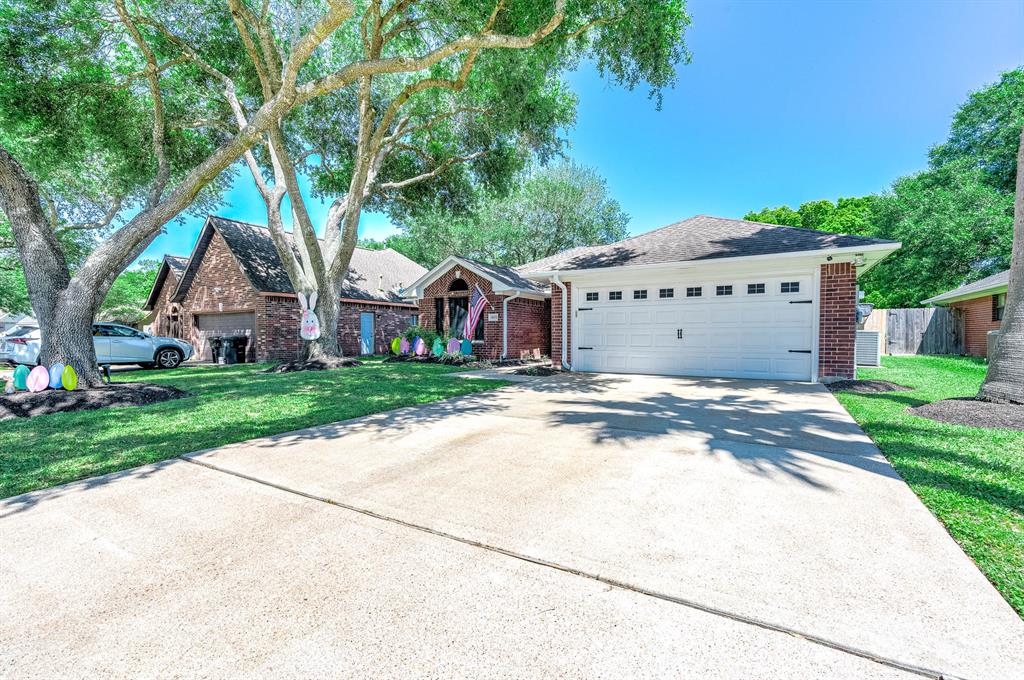 3825 Clover Drive, Alvin, Texas image 3