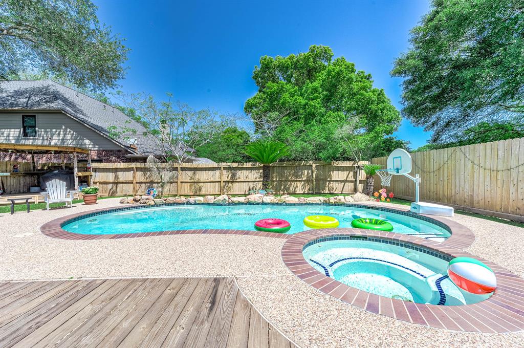 3825 Clover Drive, Alvin, Texas image 38