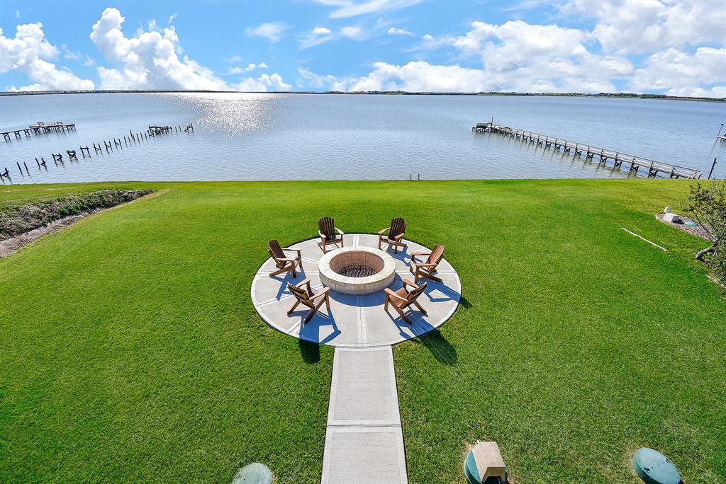 1554 W Bayshore Drive, Palacios, Texas image 9