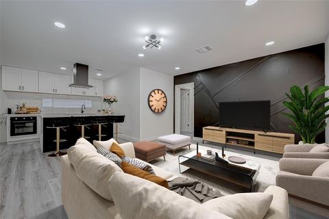 MLS: 90296848
