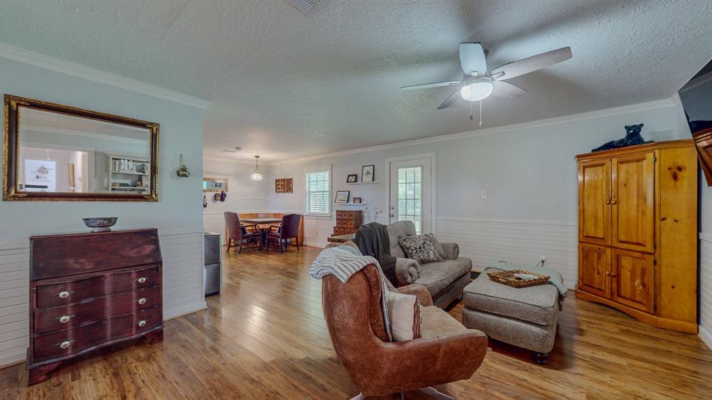 129 County Road 2063, Hull, Texas image 11