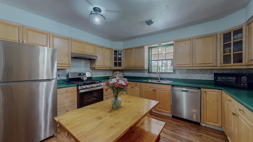 129 County Road 2063, Hull, Texas image 16