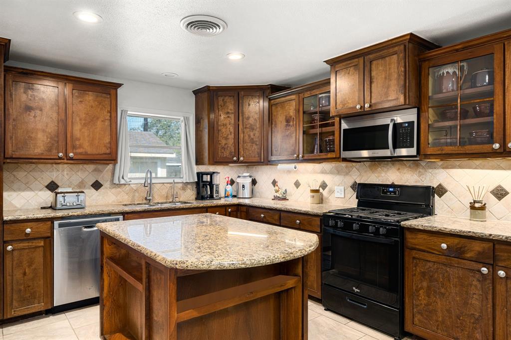 12222 23rd Street, Santa Fe, Texas image 10