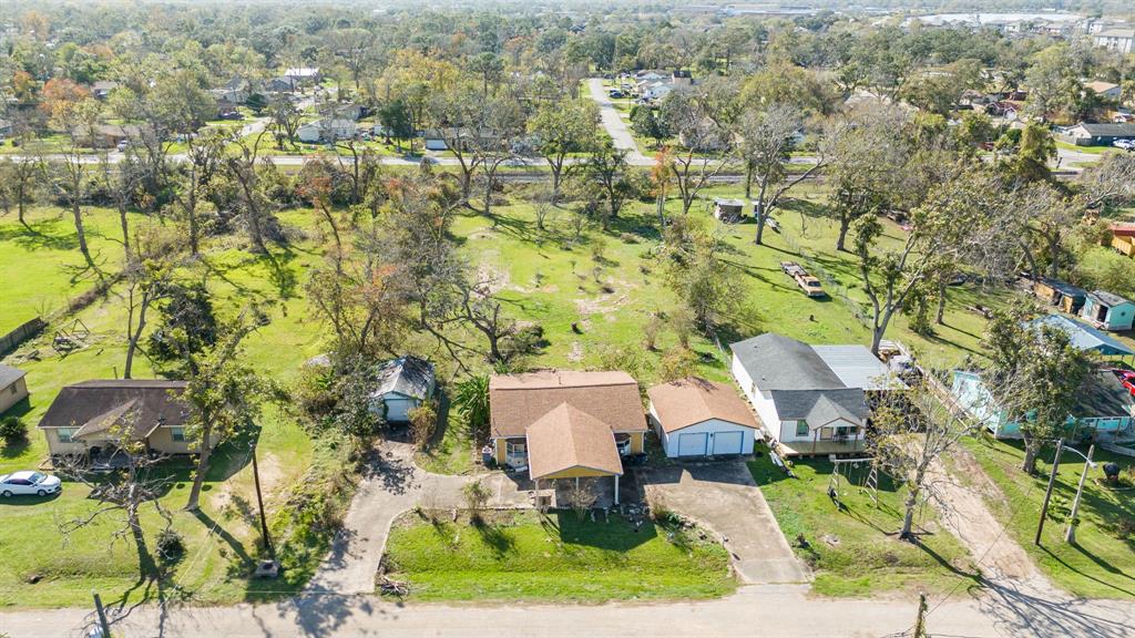 772 Saint Anne Street, Clute, Texas image 17