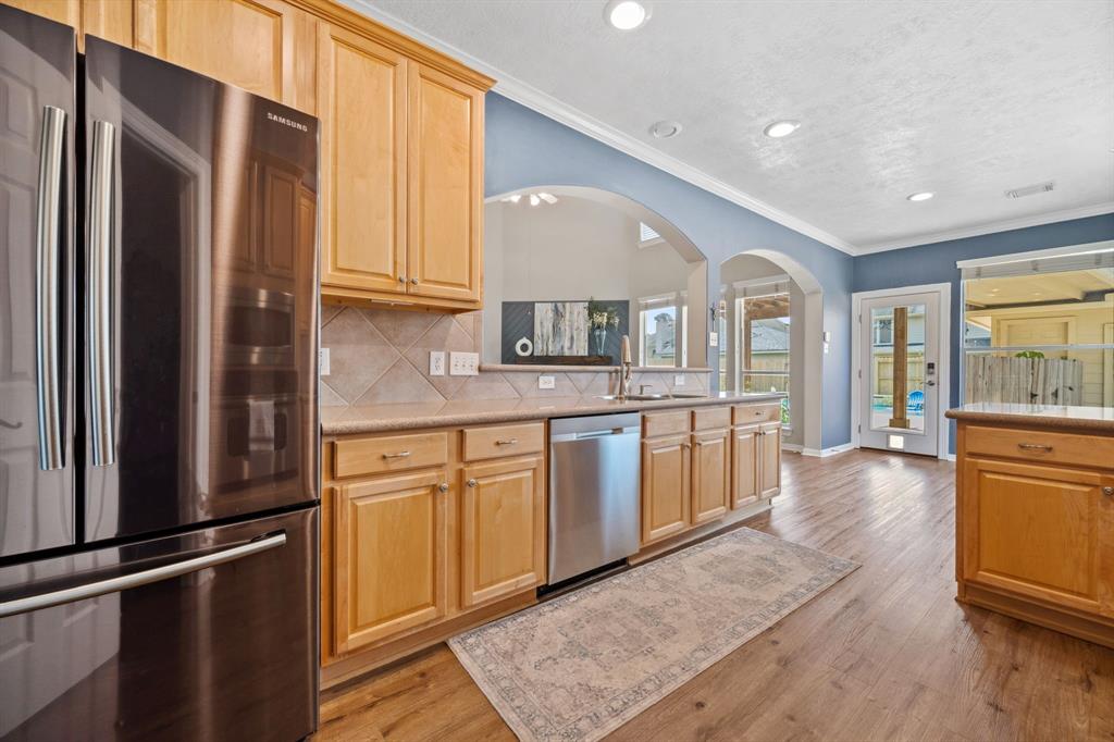 6727 Pinetop Glen Lane, Spring, Texas image 9