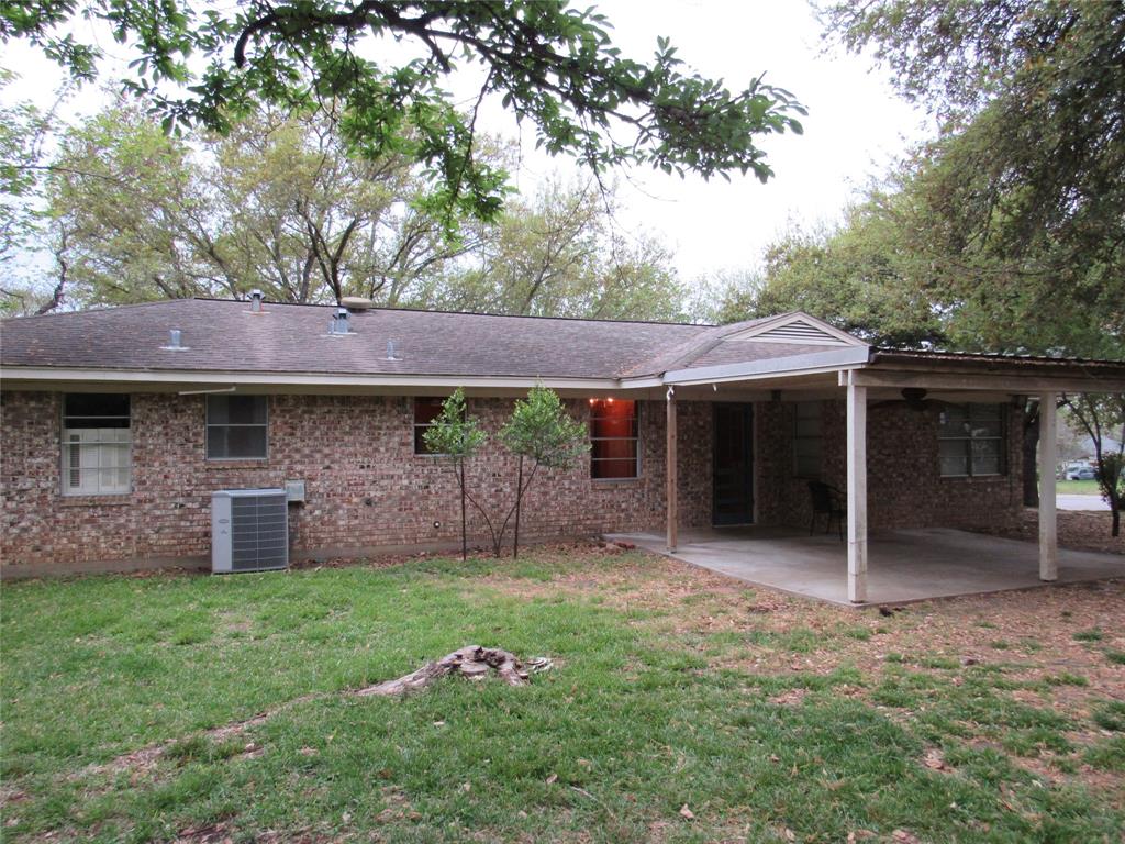 1801 Beazley St, Brenham, Texas image 5