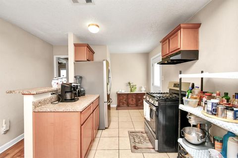 Single Family Residence in Galveston TX 4013 Avenue R 17.jpg