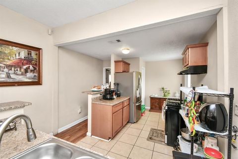 Single Family Residence in Galveston TX 4013 Avenue R 12.jpg