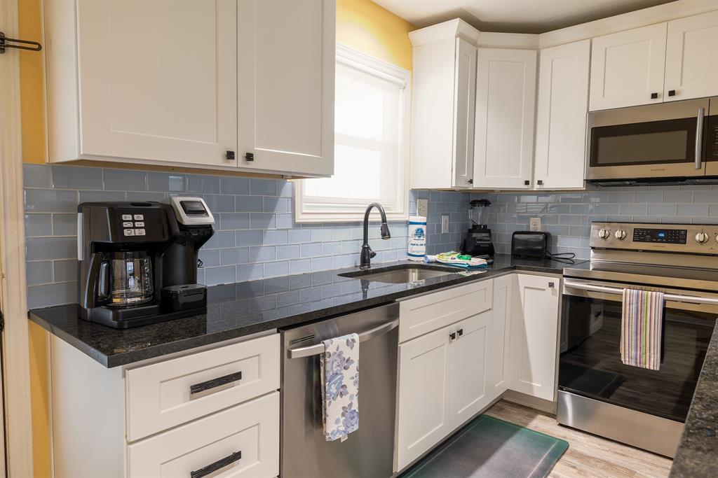 4206 Seabird Drive, Galveston, Texas image 9