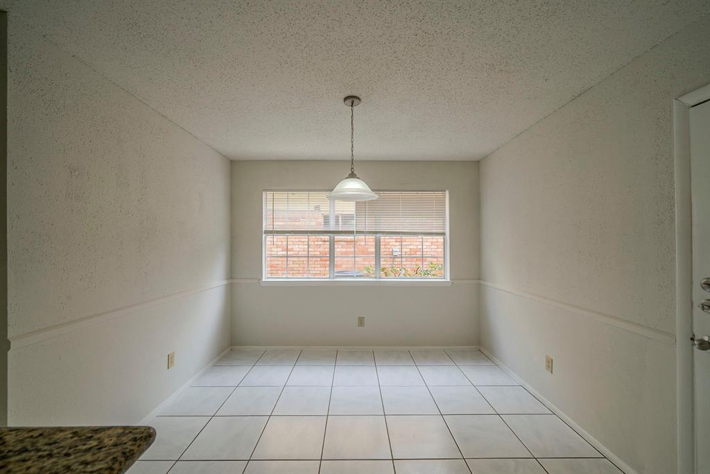 16742 Quail Run Drive, Houston, Texas image 8