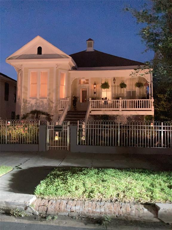 810 Winnie Street, Galveston, Texas image 2