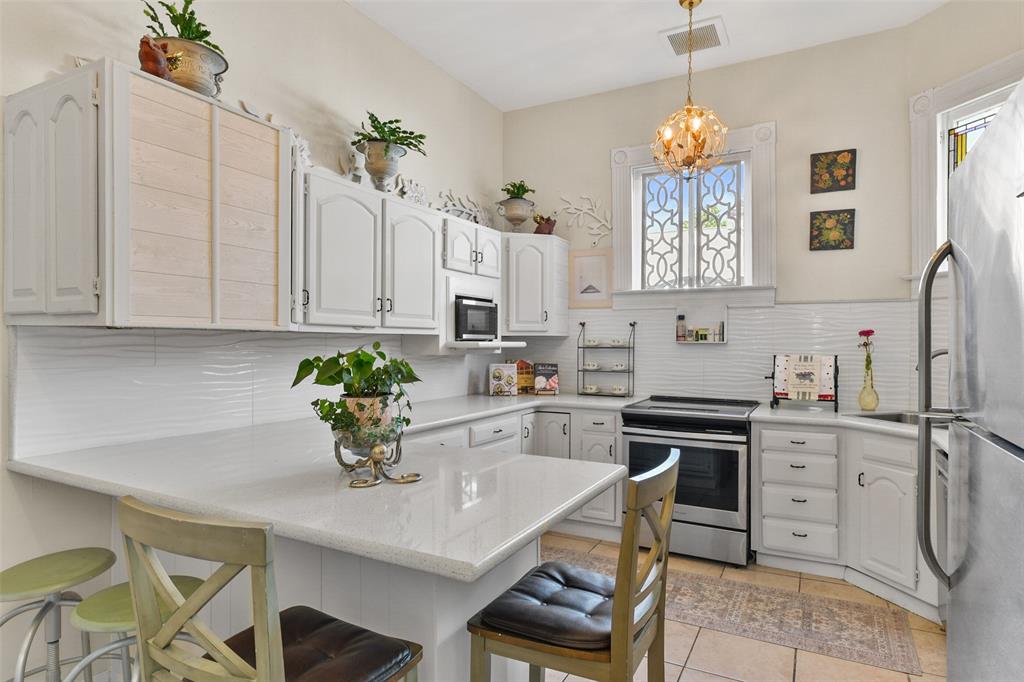 810 Winnie Street, Galveston, Texas image 14