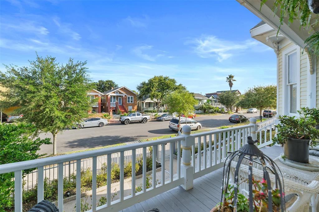 810 Winnie Street, Galveston, Texas image 6