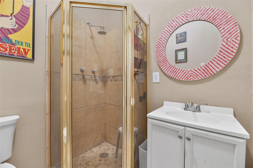 810 Winnie Street, Galveston, Texas image 24