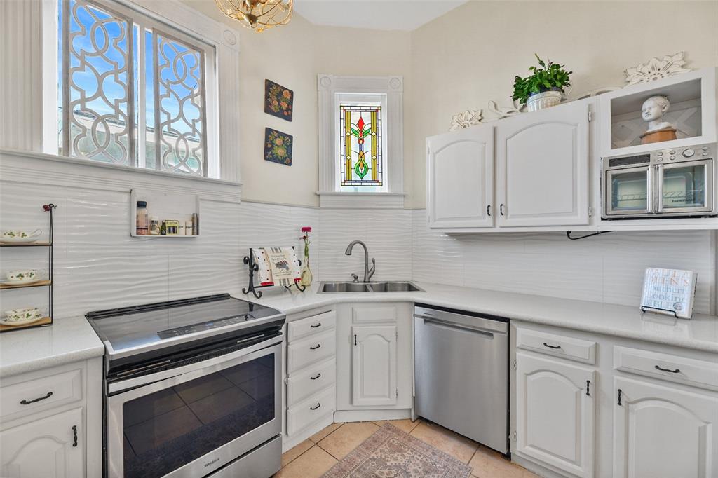 810 Winnie Street, Galveston, Texas image 17
