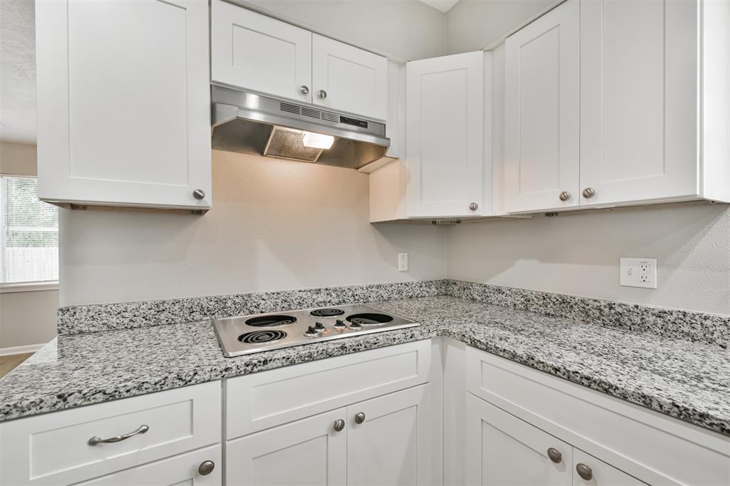 2010 Deer Springs Drive, Kingwood, Texas image 18