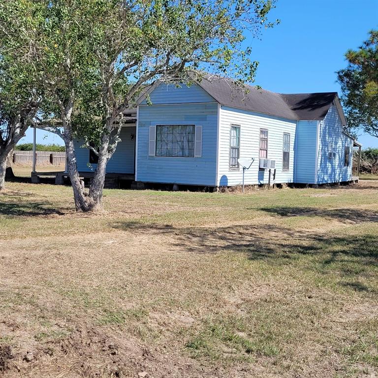 137 Pr 817, Griffin Rd, Blessing, Texas image 2