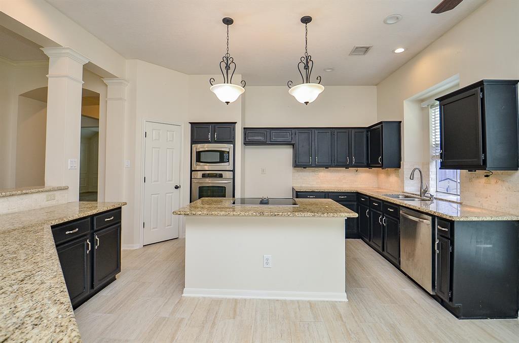 511 Calloway Drive, Sugar Land, Texas image 13