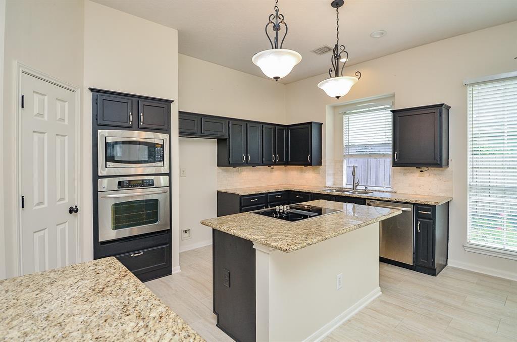 511 Calloway Drive, Sugar Land, Texas image 11