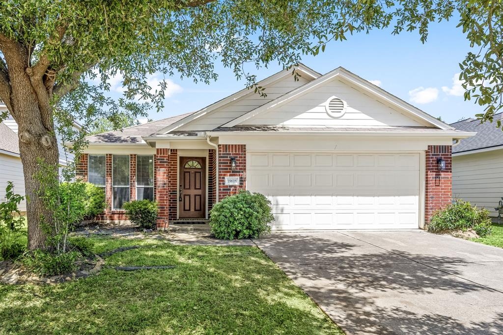 19618 Narcissus Brook Lane, Cypress, Texas image 3