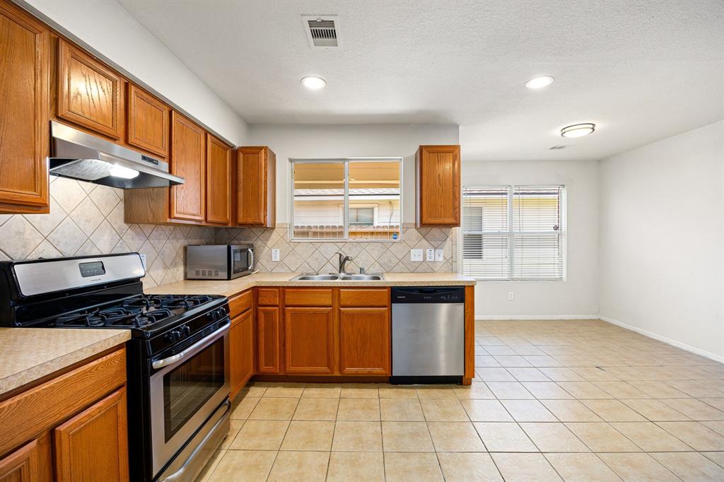 19618 Narcissus Brook Lane, Cypress, Texas image 16
